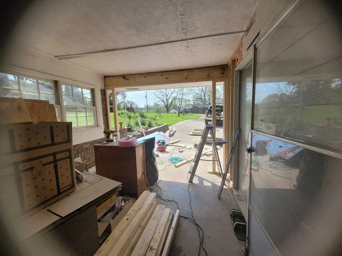 Air movers and dehumidifier for Water Mitigation Services in Lake Ridge